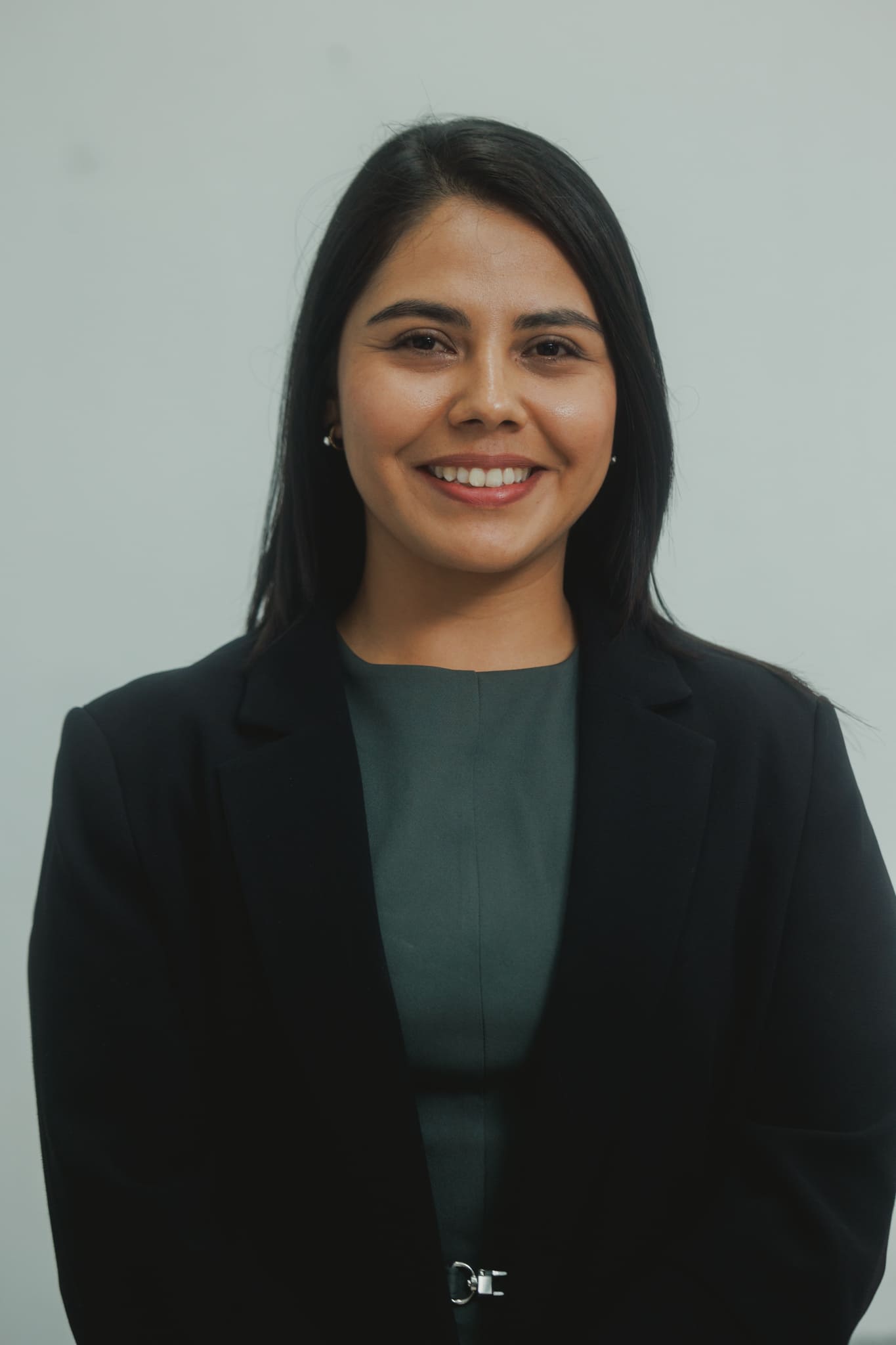 Lic. Sara Gabriela Flores Carrouché